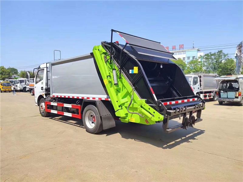 東風(fēng)多利卡8方壓縮式垃圾車(chē)